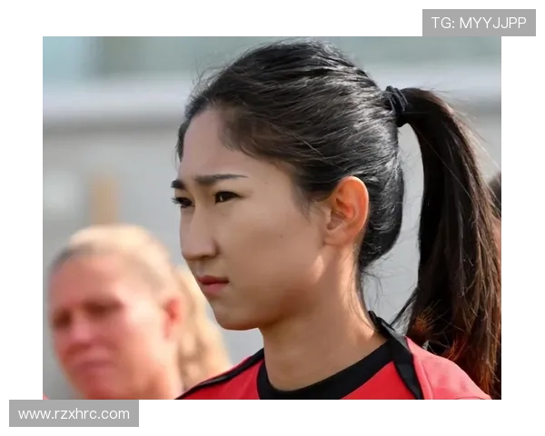 23岁女足前锋6分钟失四良机